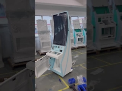 Incurvé 23,6 32 39 menu de restaurant de banque de kiosque de file d'attente de service d'individu d'écran tactile de position de plancher de 43 pouces