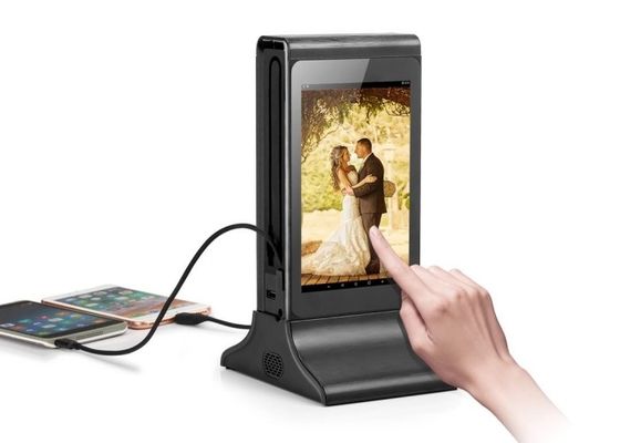 Cadre en métal noir, affichage numérique multi-écran Portable Nouveau bureau Petit lecteur publicitaire avec borne de recharge