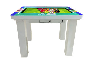 Tableau de jeu d'écran tactile de LCDInteractive de 32 pouces imperméable pour l'école