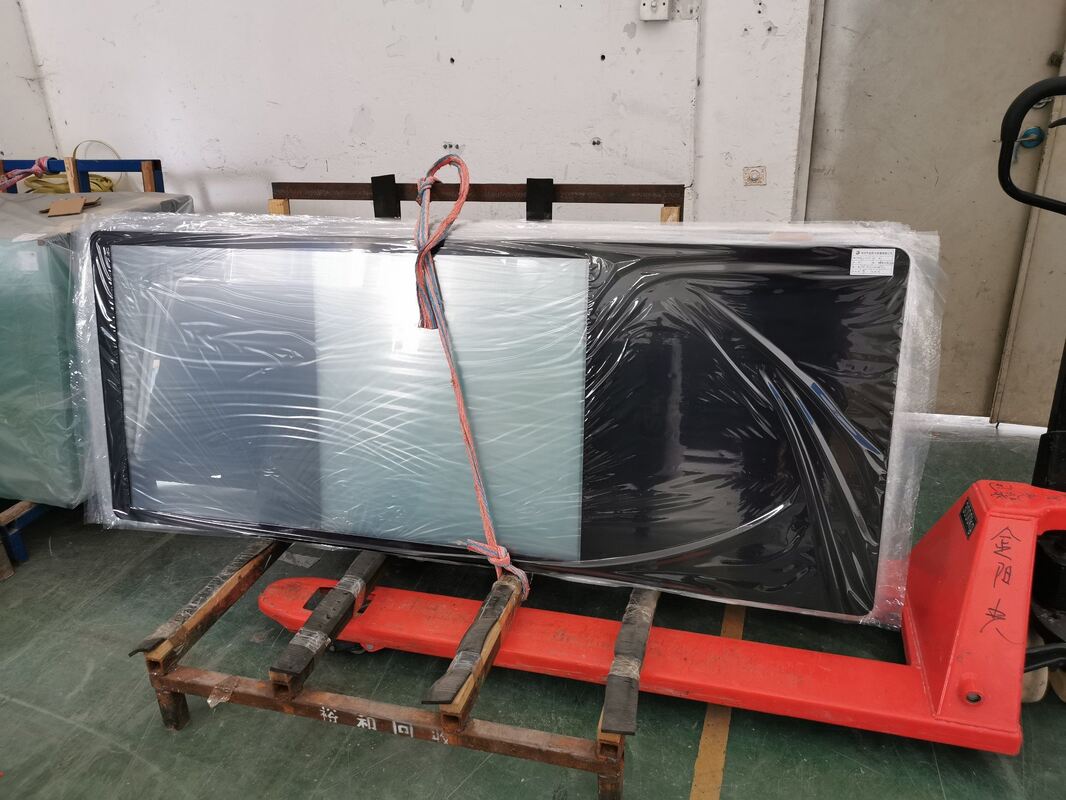 Affichage dynamique multi-touch avec processeur quad-core, temps de réponse tactile de 6 ms et durabilité tactile de 50 millions de touches, idéal pour le commerce de détail.