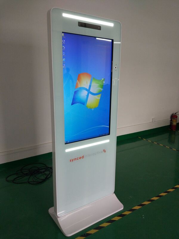Technologie tactile infrarouge Affichage numérique multi-touch avec angle de vision de 178 degrés et résolution de 1920 x 1080 prenant en charge l'engagement multi-utilisateurs