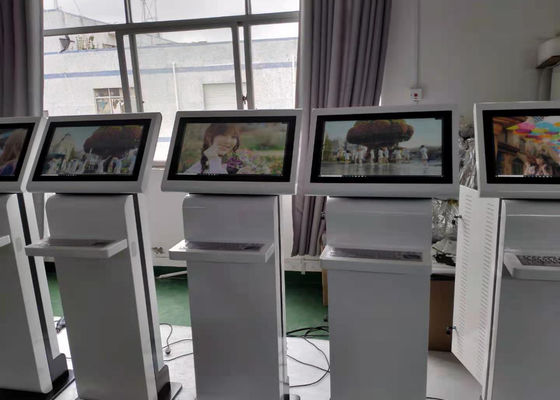 Nourriture adaptée aux besoins du client par kiosque de paiement commandant l'écran de pouce FHD du kiosque 24 de paiement de service d'individu de RS232 HDMI